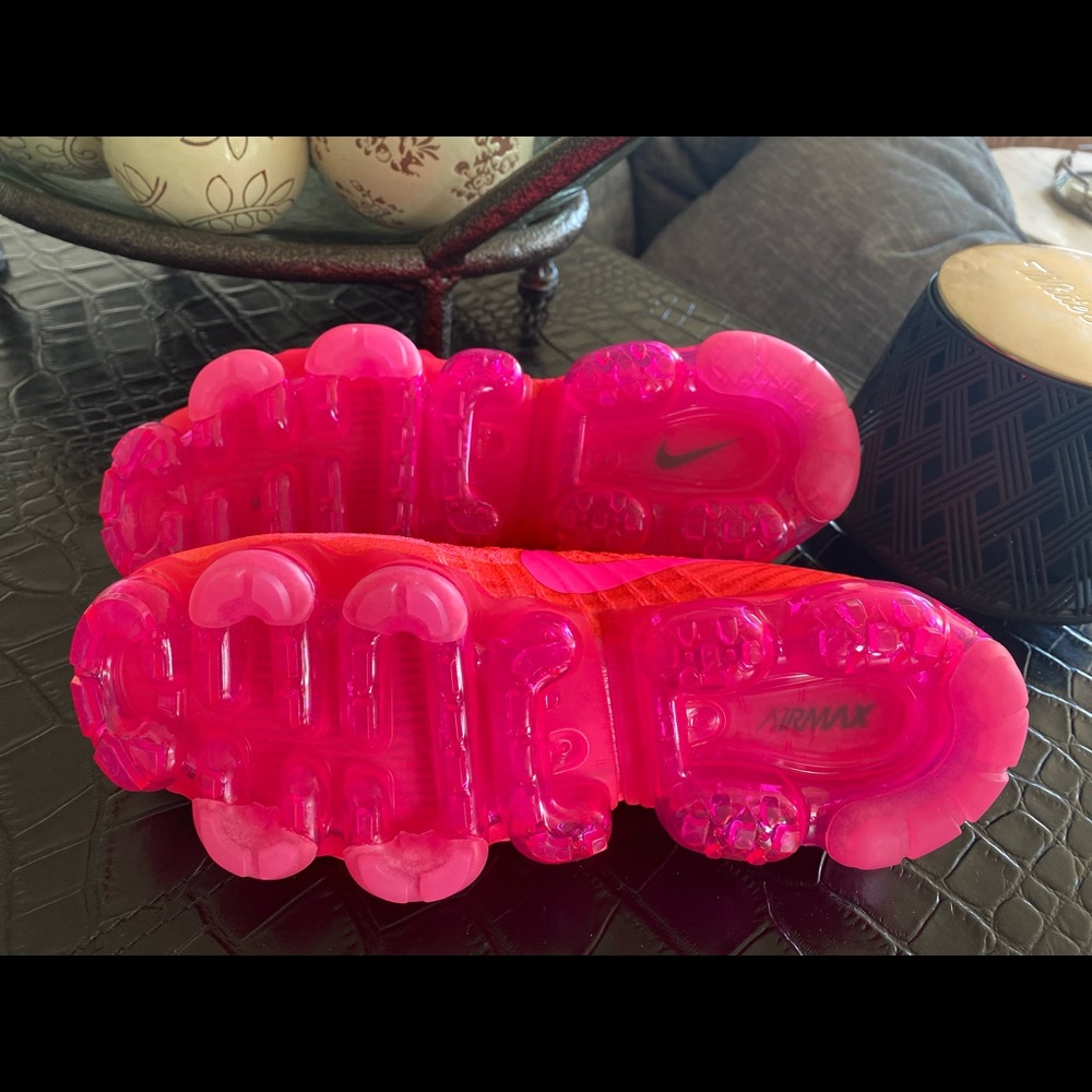 NEW Woman’s 7.5 Nike Air VaporMax Flyknit Hyper Punch / Punk Blast # 849557 - Picture 14 of 16